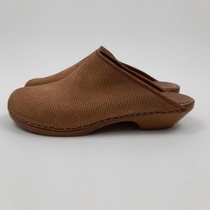 ANNE KLEIN Vintage Leather and Wooden Clogs Size 8
